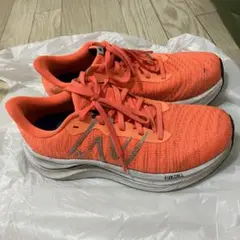New Balance FuelCell オレンジ24.5cm