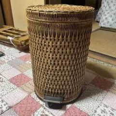 ラタン製　ごみ箱