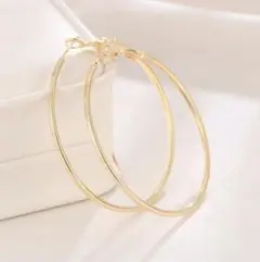 ♥️人気商品♥️おしゃれ　レディース　フープピアス　ゴールド　可愛い　上品　海外
