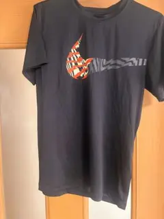 NIKE 黒　Tシャツ