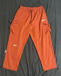 オレンジカーゴパンツ