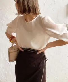 JUNOAH パフスリーブシアートップス