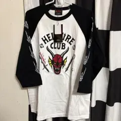 NETFLIX HELLFIRE CLUB RAGLAN SLEEVE TEE