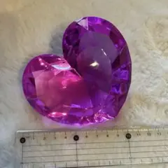 紫色ハート型アクリル置物