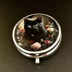 ハンドメイドピルケース(黒猫ちゃん)