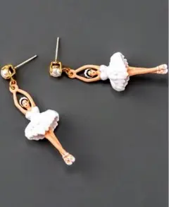 美品　希少　人気　レネレイド ピアス　バレリーナ　バレエ Les Nereides (レネレイド) 大きさを比べてみた バレリーナ