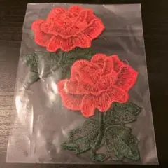 匿名配送‼️赤いバラの刺繍 ワッペン2個セット