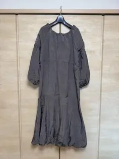 ダークブラウン 長袖フレアワンピース