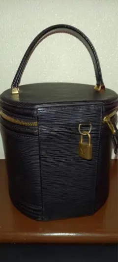 ルイヴィトン エピ ブラック