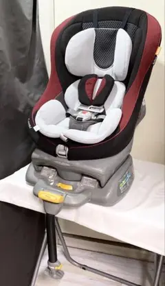 Combi コンビ ゼウスターンEG チャイルドシート