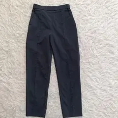 yori サマーピンタック　テーパードパンツ　ネイビー　34　近年モデル