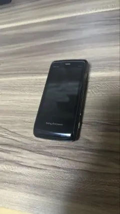 Sony Ericsson スライド式携帯電話 黒　au ガラケー
