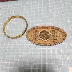 装飾的な金属製バックル　バレッタ　イタリア