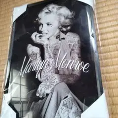 マリリン・モンロー モノクロアート