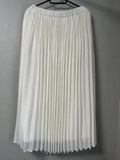 ホワイトプリーツロングスカート