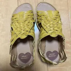 新品未使用　HEART MARKET 編み込みサンダル SSサイズ　からし色