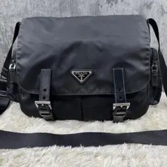 ✨極美品✨プラダ ショルダーバッグ 黒 ナイロン フラップ 三角ロゴ ポシェット
