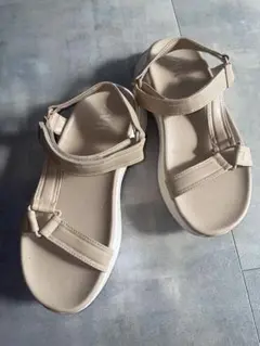 セール9/15まで　ZARA　ベージュ スポーツサンダル 厚底　24cm（37）