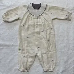 「ハンドメイド」星と月の刺繍ロンパース クリーム色