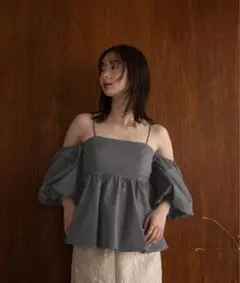 【mideal】ボリュームオフショルダーブラウス