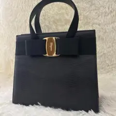美品✨Ferragamo ハンドバッグ　ヴァラリボン　黒　リザード　フォーマル
