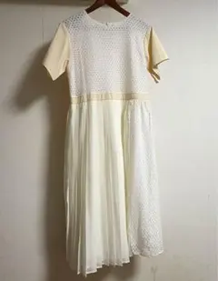 ＊＊メルロー　クリーム色 半袖ワンピース**