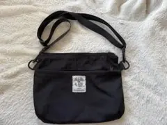 黒　ショルダーバッグ　サコッシュ