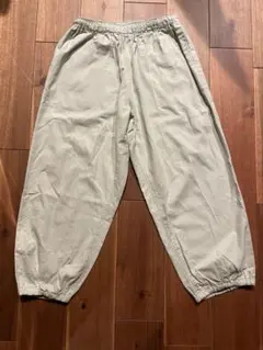 manwho パンツ　アイボリー