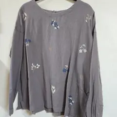 刺繍入りグレー長袖シャツ