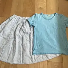 水色ポケット付きTシャツと白いスカートセット