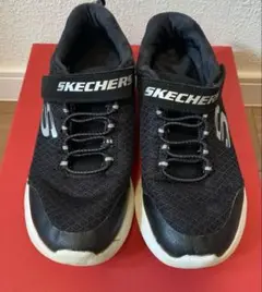 SKECHERS ブラック スニーカー
