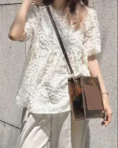 SHEIN ジャガードラウンドネック パフスリーブ