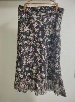 ELLE フレアスカート　ブラウン　花柄