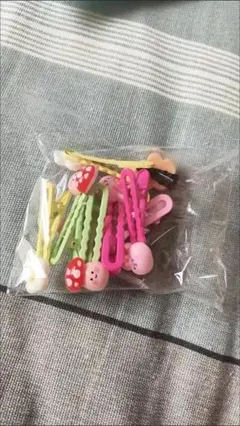 カラフルきのこデザインヘアクリップセット