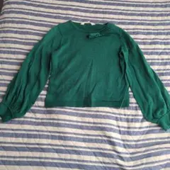 H&M グリーン クロップドセーター 6-8Y