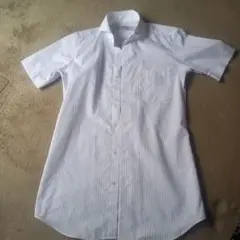 美品　夏　WORK TRIP OUTFITS　S　半袖シャツ　白シャツ　試着のみ