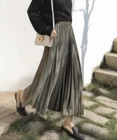新品　合わせやすい　ベロアスカート　ミディアム丈　光沢あり　上品プリーツスカート