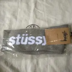 stüssy グレー ロゴソックス サイズ8-13 ゴールドラメ
