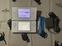Nintendo DS Lite ホワイト　充電器付き