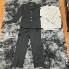 黒のフォーマルスーツセット（ジャケット・パンツ・シャツ）