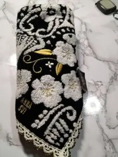ANNA SUI 花柄刺繍ハンカチ