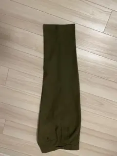 オリーブグリーン スラックス