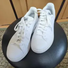 【極美品】adidas ホワイト スニーカー 25.0cm