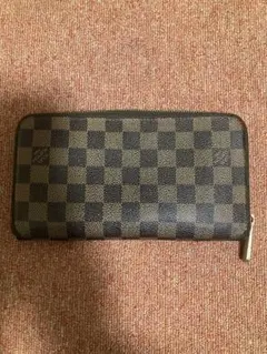 LOUIS VUITTON ジッピーオーガナイザー シリアルナンバーVI0046