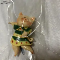 豚のブローチ 緑と黄色のストライプ