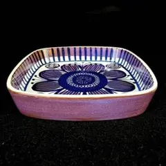 紫色の花柄 陶器製 角皿
