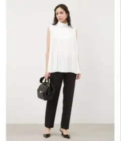Mila Owen美品ノースリーブハイネックフロントプリーツブラウス