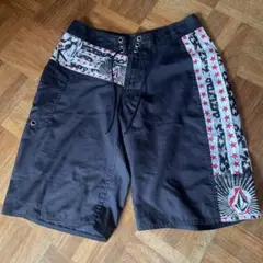 Volcom modtech 30 ショートパンツ 黒