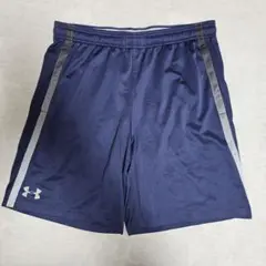 Under Armour ネイビーショートパンツ