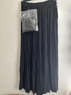 黒 プリーツロングパンツ　インナー付き